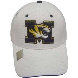  MISSOURI TIGERS OFFICIAL NCAA LOGO ONE FIT PERFORMANCE HAT 