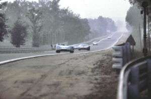 MATRA MS650 LE MANS 1969 chased by Ickx FORD GT40 Photo  