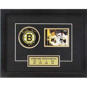  Bobby Orr Boston Bruins Framed Autographed Hockey Puck 