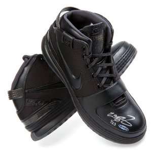  LeBron James Autographed Nike Zoom VI Black Shoes Sports 