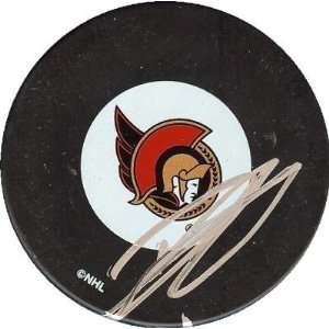   Heatley Autographed Hockey Puck   Ottawa Senators