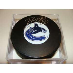 Autographed Ryan Kesler Puck   NHL COA   Autographed NHL Pucks  