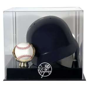  Mounted Memories MLB Team Logo Batting Helmet/Baseball 