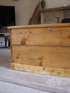 GOOD ANTIQUE VICTORIAN PINE BLANKET BOX TRUNK ~ CHEST COFFEE TABLE 