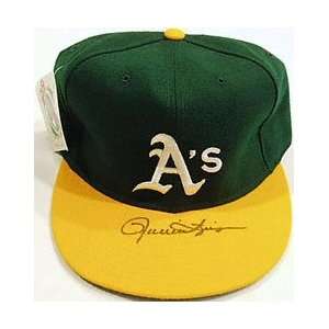  Rollie Fingers Autographed Hat (Mounted Memories 