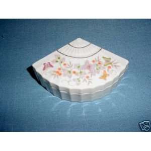  Avon Butterfly Fantasy Porcelain Fan Trinket box 