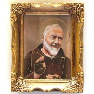  St. Pio (162 522) in 3 x 2 Antique Gold Frame