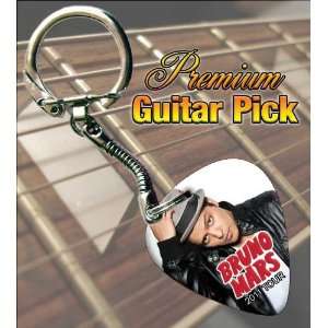  Bruno Mars 2011 Tour Premium Guitar Pick Keyring Musical 