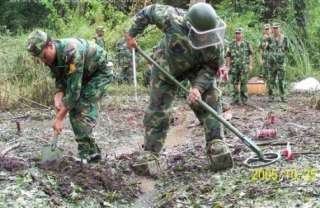 Chinese Army Ground Forces Military Shovel 205  