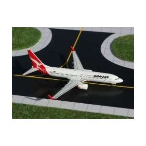  Gemini Jets Qantas B737 800 Model Airplane Toys & Games