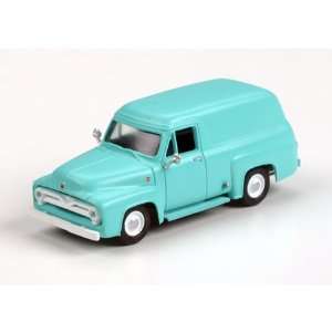  HO RTR 1955 Ford F 100 Panel Truck, Green Toys & Games