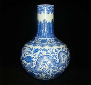 MAGNIFICENT Chinese Blue and White Porcelain Dragon Celestial Vase 