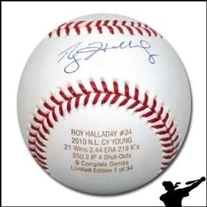  Signed Roy Halladay Baseball   with 2010 NL CY YOUNG w STATS 