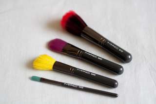 duo fibre brush for powders or blushes and foundations it s a 