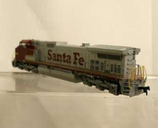   HO Scale GE C44 9W Dash9 37 1208 Santa Fe Diesel Locomotive  