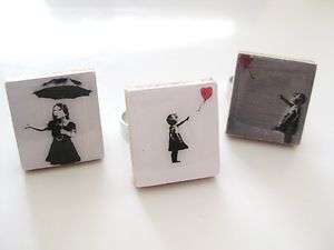   Style Ring (girl with balloon and umbrella) white/grey/black  