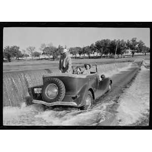  Lyndon Johnson,Lady Bird,beagle,spillway,dam,TX,1958