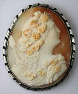 large victorian beautifully carved detailed natural shell cameo brooch 