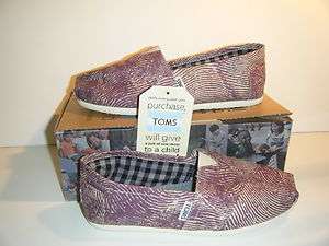 TOMS WOMENS PASSPORT LILAC LOAFERS   DISCONTINUED STYLE NIB  