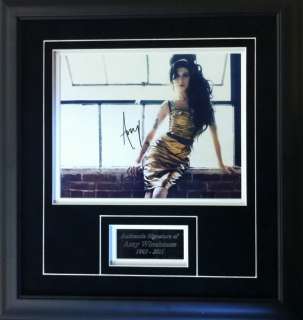 AMY WINEHOUSE C GENUINE HAND SIGNED AUTOGRAPH DISPLAY  